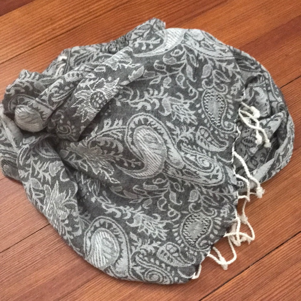 Fringed scarf